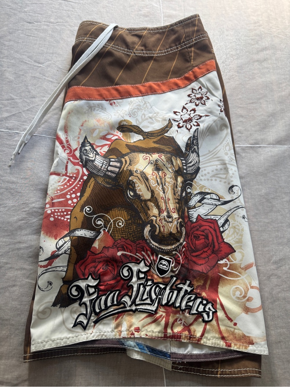 VTG Y2K Embroidered Billabong x Foo Fighters Board Shorts inseam 11”